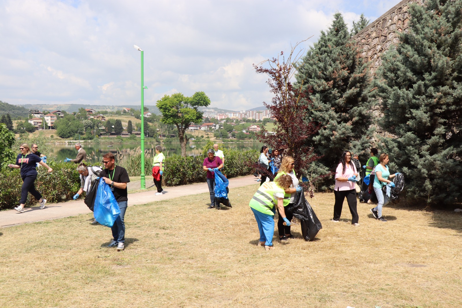 İzmit Belediyesinden Dünya Çevre Günü kapsamında anlamlı etkinlik (13)