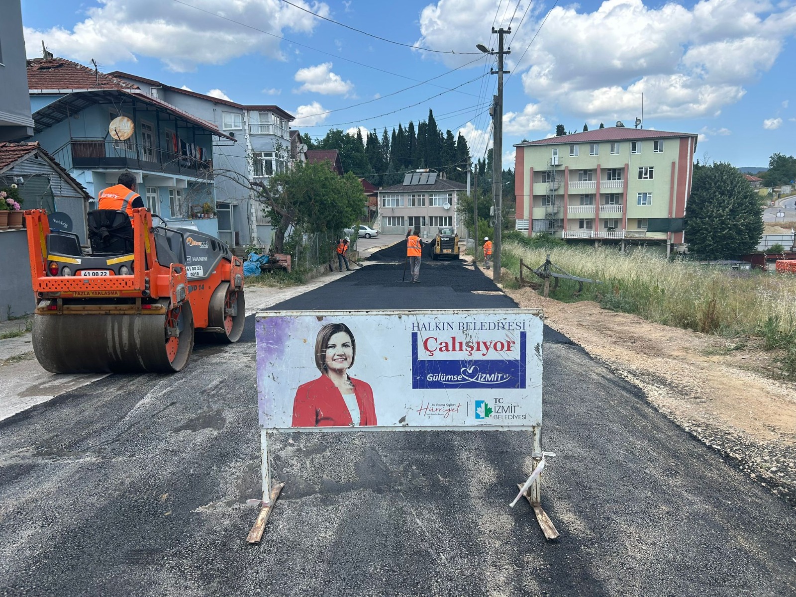 İzmit Belediyesi'nden asfalt atağı (1)