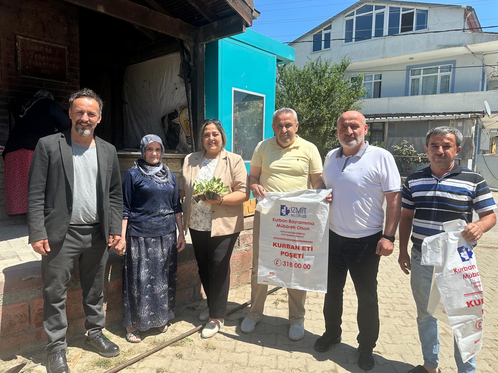 İzmit Belediyesinden kırsal mahallelere kurban poşeti desteği (11)