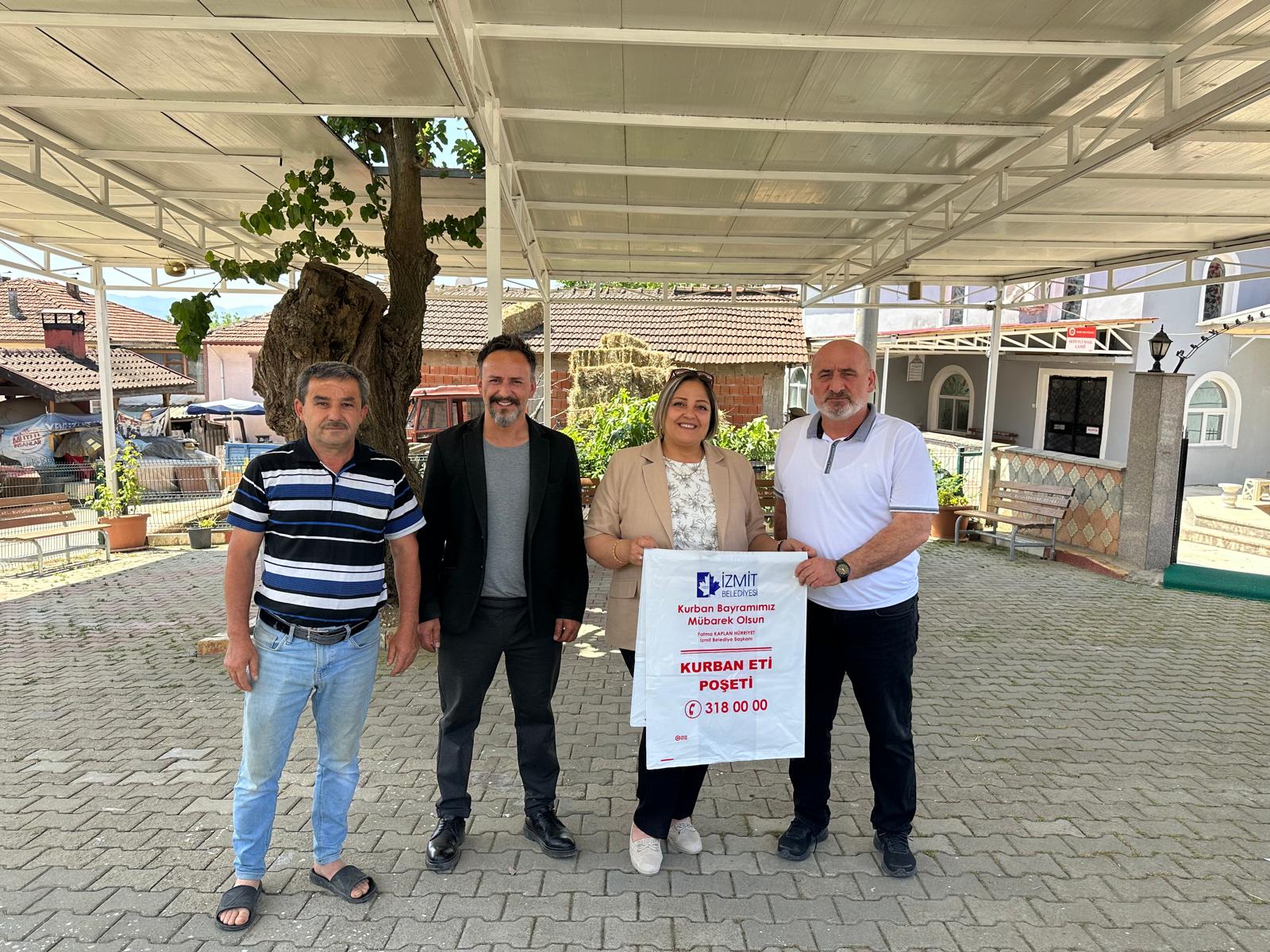 İzmit Belediyesinden kırsal mahallelere kurban poşeti desteği (8)