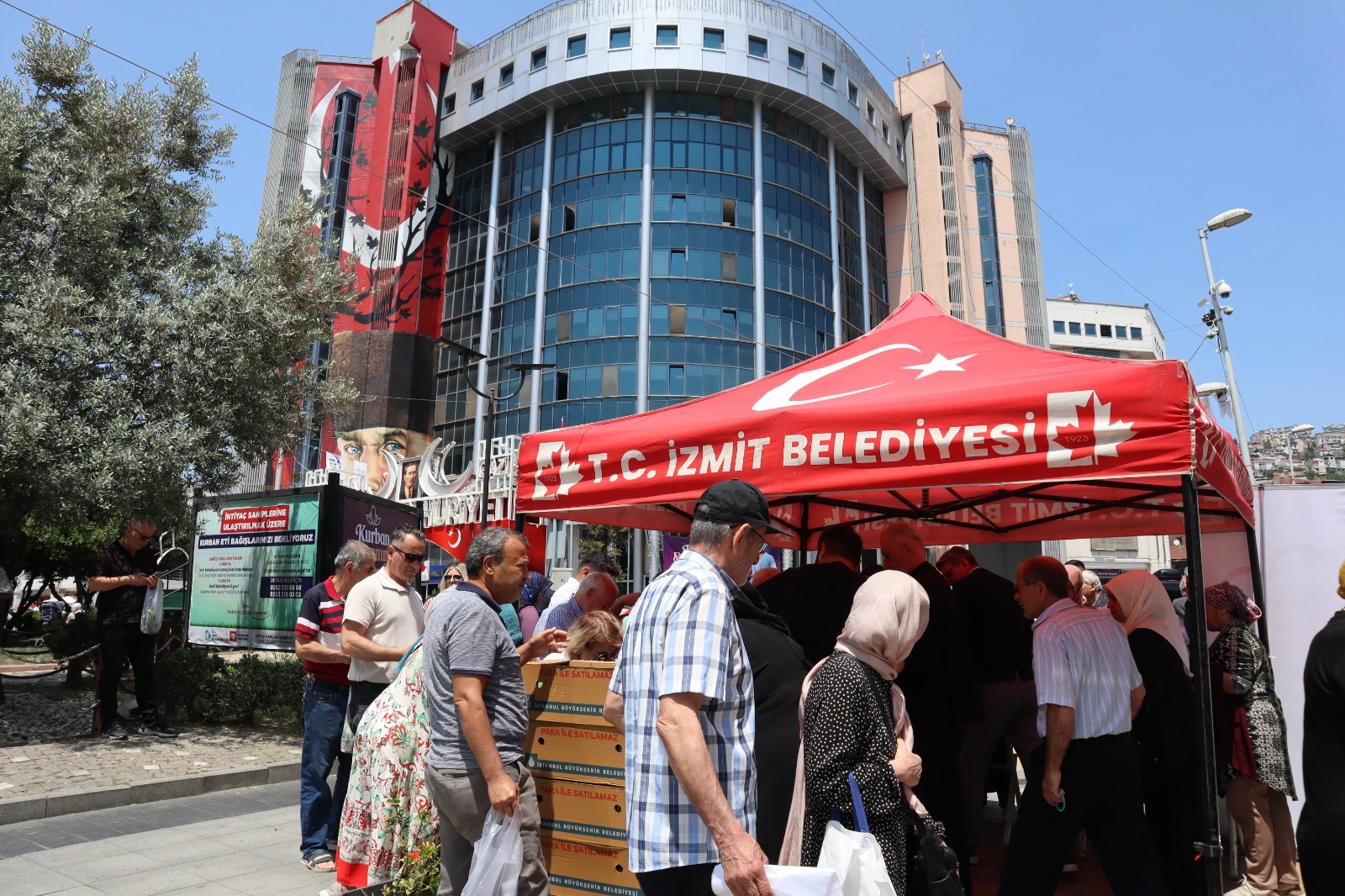 Izmit Belediyesinden vatandasa ücretsiz fide destegi (2)