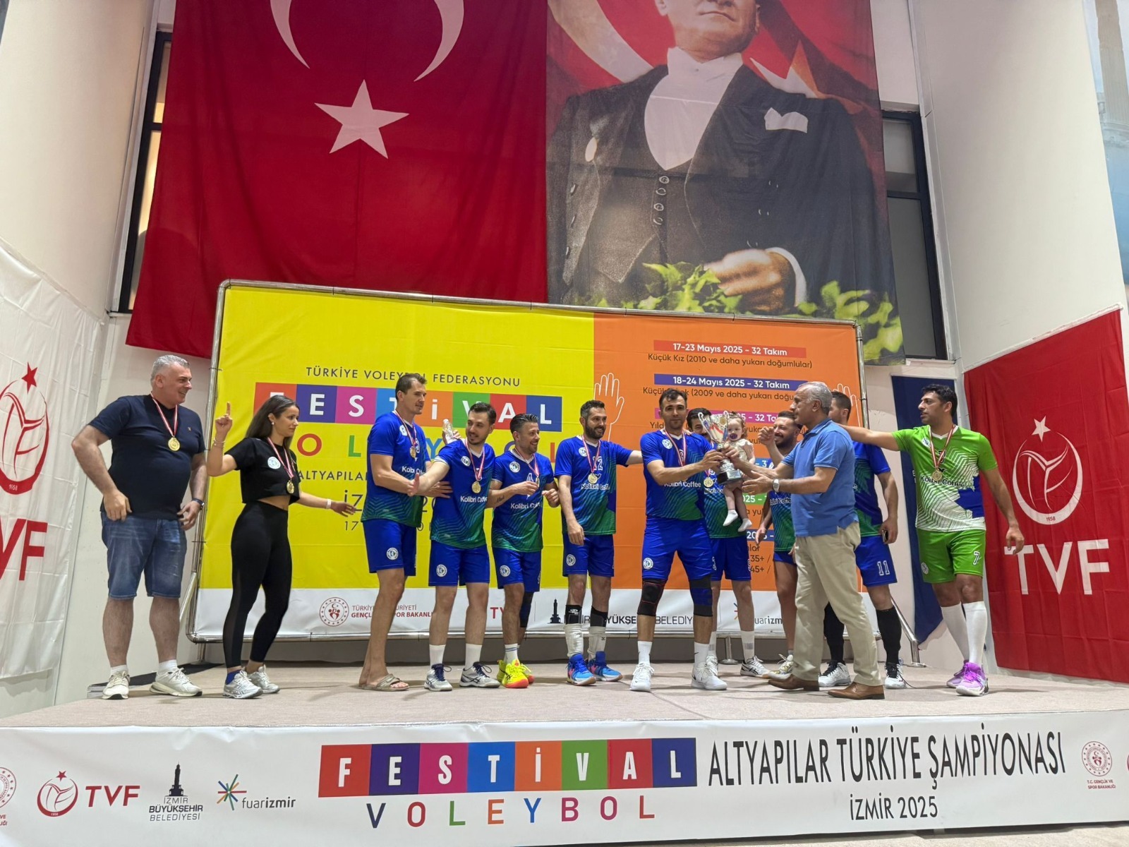Izmit Belediyespor Veteran Erkek Voleybol Takimi Türkiye Sampiyonu oldu (6)