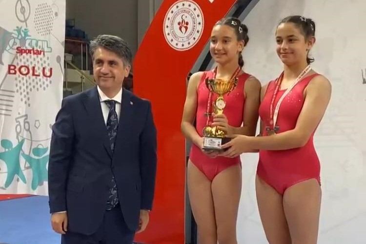 Izmit Belediyesporlu genç cimnastikçiler Türkiye ikincisi oldu (2)