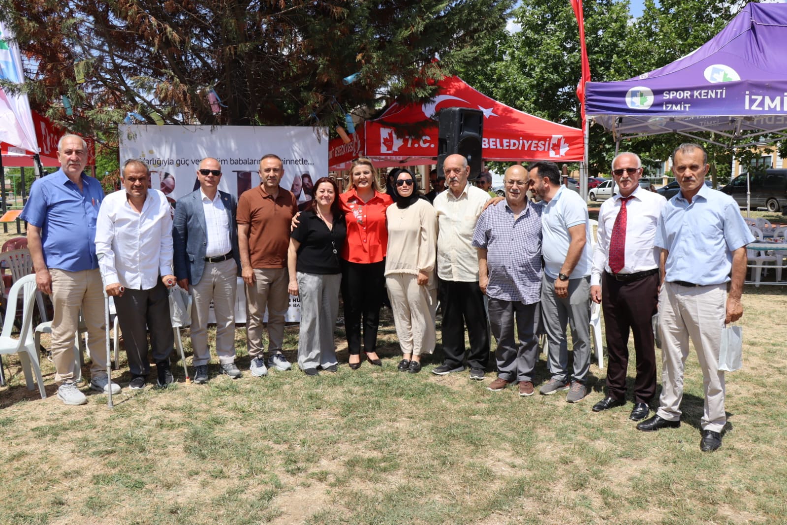 Kocaeli'nin Muhtarlari Izmit'te Babalar Günü'nde bulustu (2)