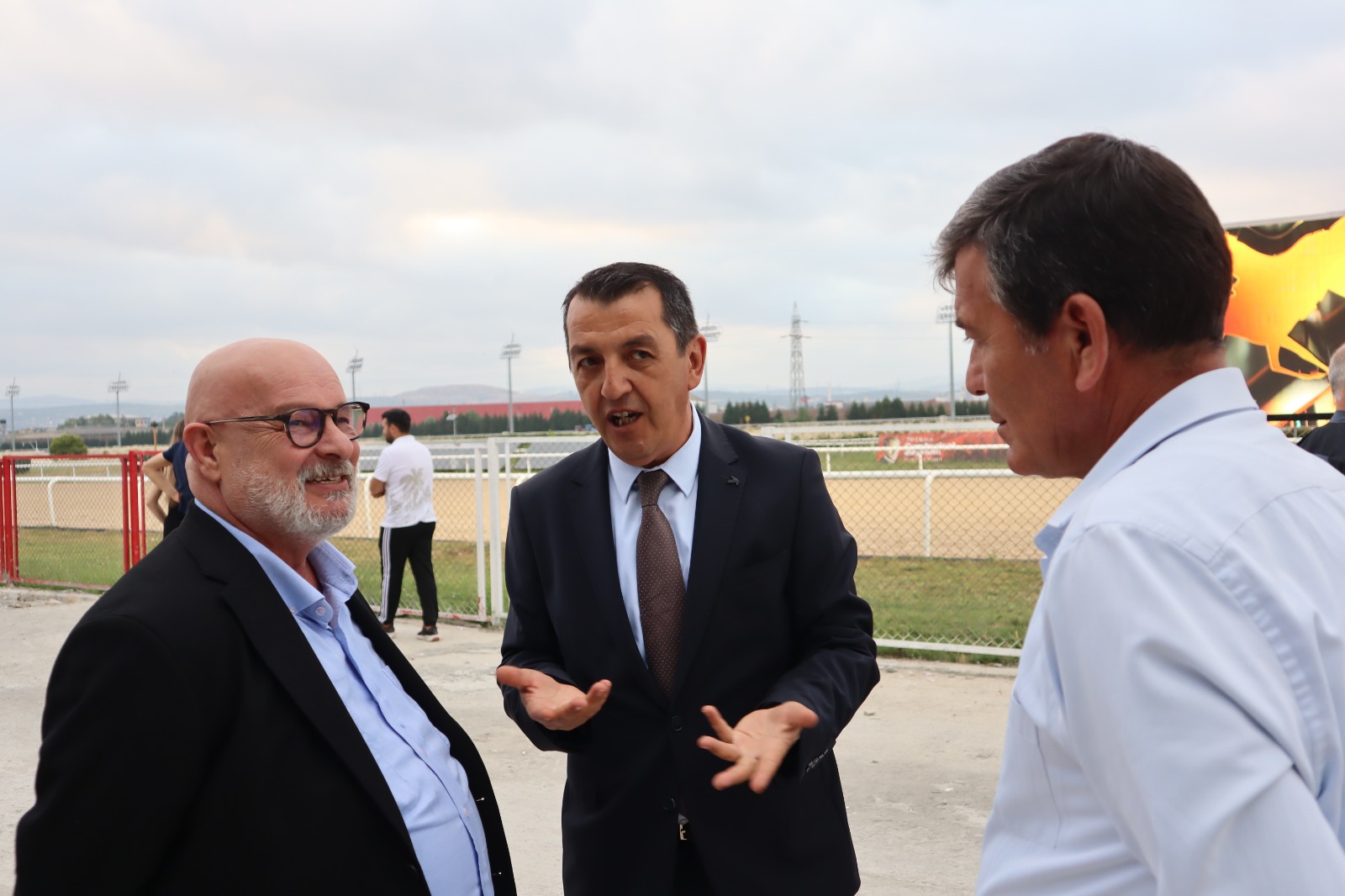 Koşuyu İzmit Belediye Başkan Yardımcısı Yaşar Kardaş da takip etti (2)