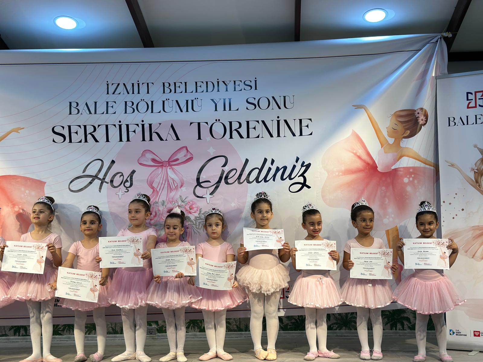 Minik balerinler Sanat Akademisi’nde ışıldadı (5)