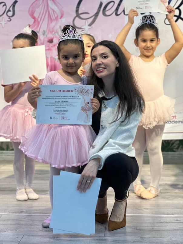 Minik balerinler Sanat Akademisi’nde ışıldadı (6)