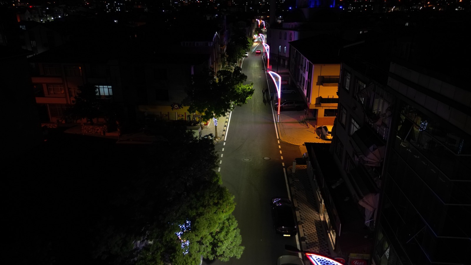 Şehit Kazım Caddesi Atatürk’ün ışığıyla aydınlanıyor (1)