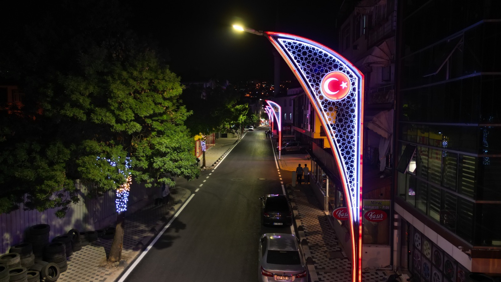 Yenisehir Mahallesinde kapsamli yol ve kaldirim yenileme çalismasi tamamlandi (1)