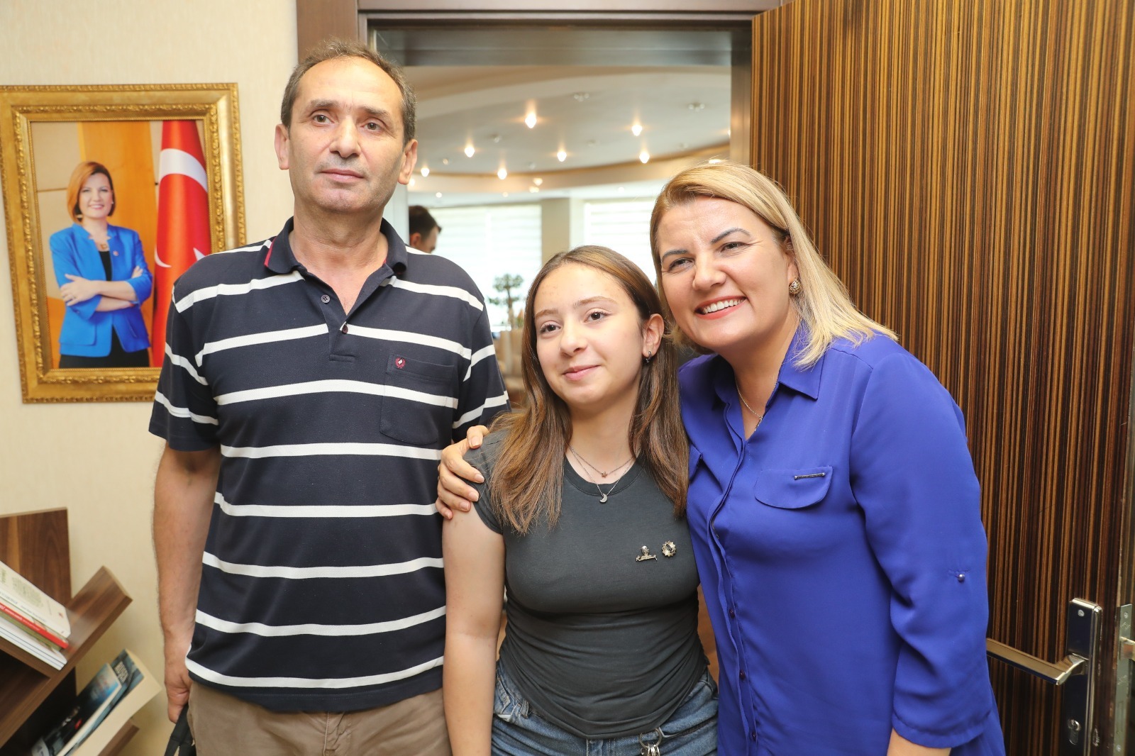 Baskan Hürriyet, Halk Günü'nde vatandaslarla bulustu (11)