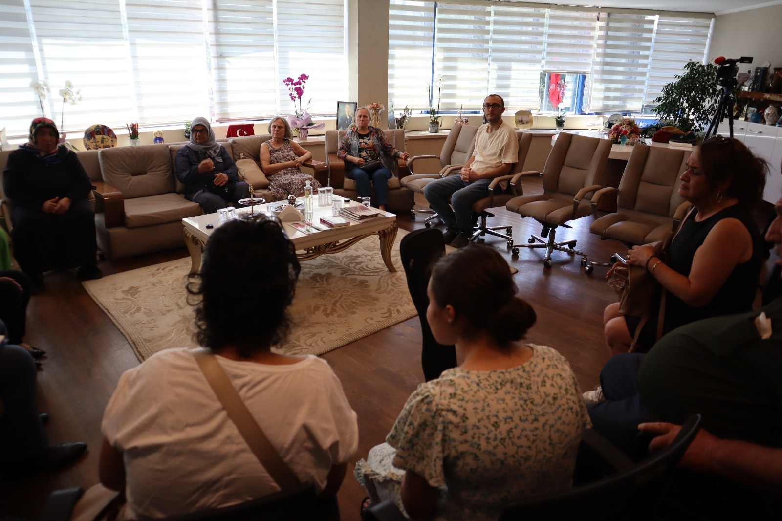 Baskan Hürriyet, Halk Günü'nde vatandaslarla bulustu (5)