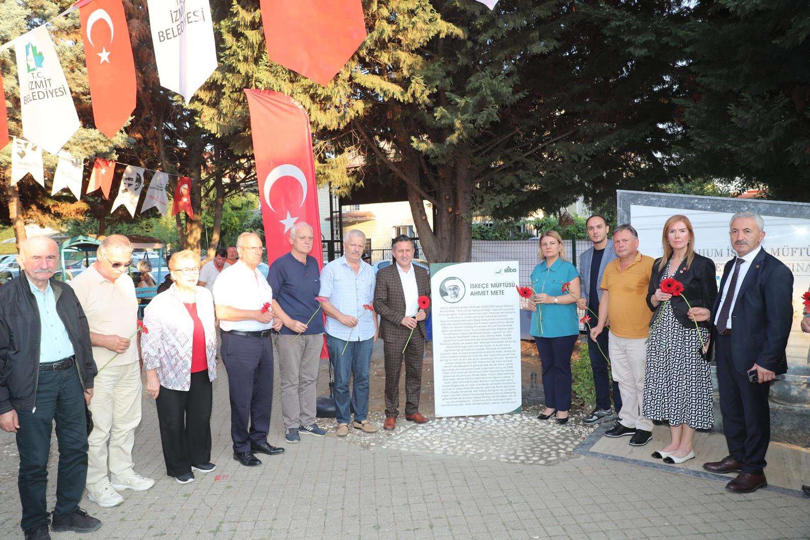 Bati Trakya'nin dava adami Ahmet Mete Izmit'te dualarla anildi (8)