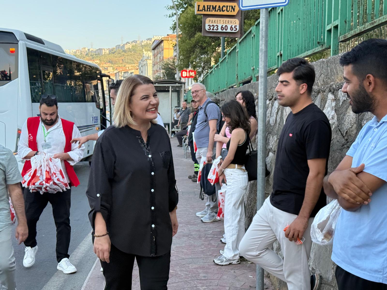 Fatma Baskandan emekçilere günaydin ziyaretleri devam ediyor (2)