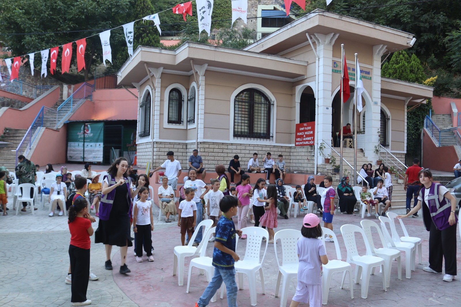 İzmit Belediyesi, Veliahmet’te çocuklara unutulmaz bir gün yaşattı (5)
