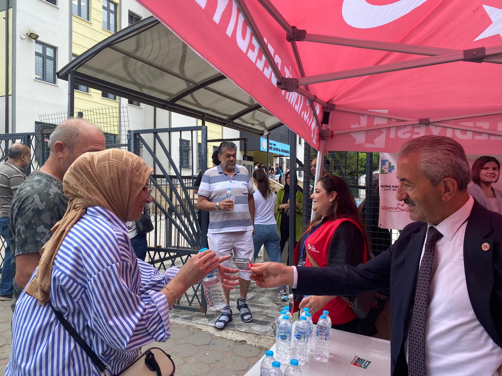 Izmit Belediyesi YKS heyecanina bu yil da ortak oldu (11)