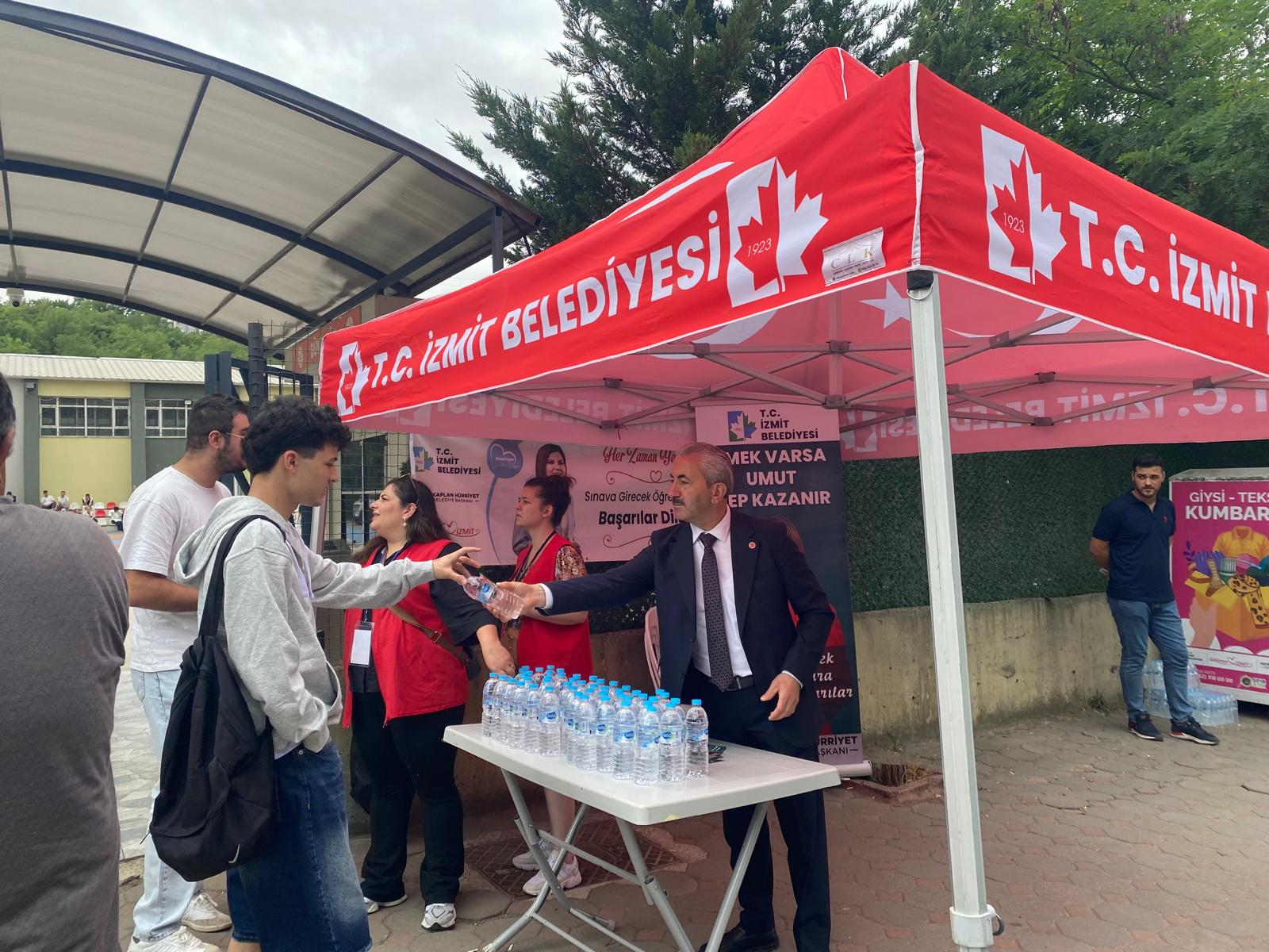 Izmit Belediyesi YKS heyecanina bu yil da ortak oldu (13)