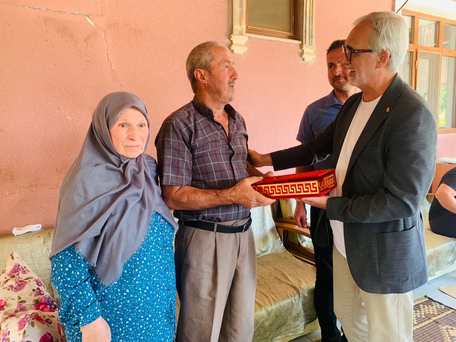 İzmit Belediyesi kahraman askerleri unutmadı (1)