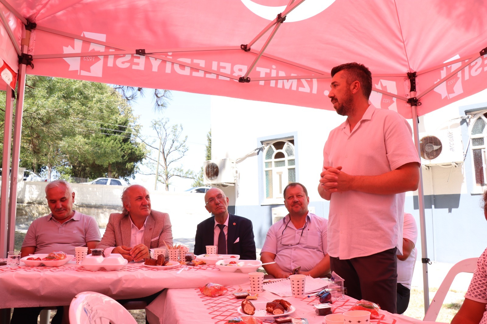İzmit Belediyesi, kırsal mahallelerin taleplerini Kurtdere’de masaya yatırdı (5)