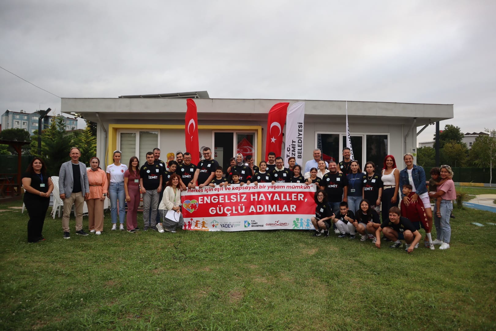 İzmit Belediyesi, otizmli bireylerle sahada kalplere dokundu (6)