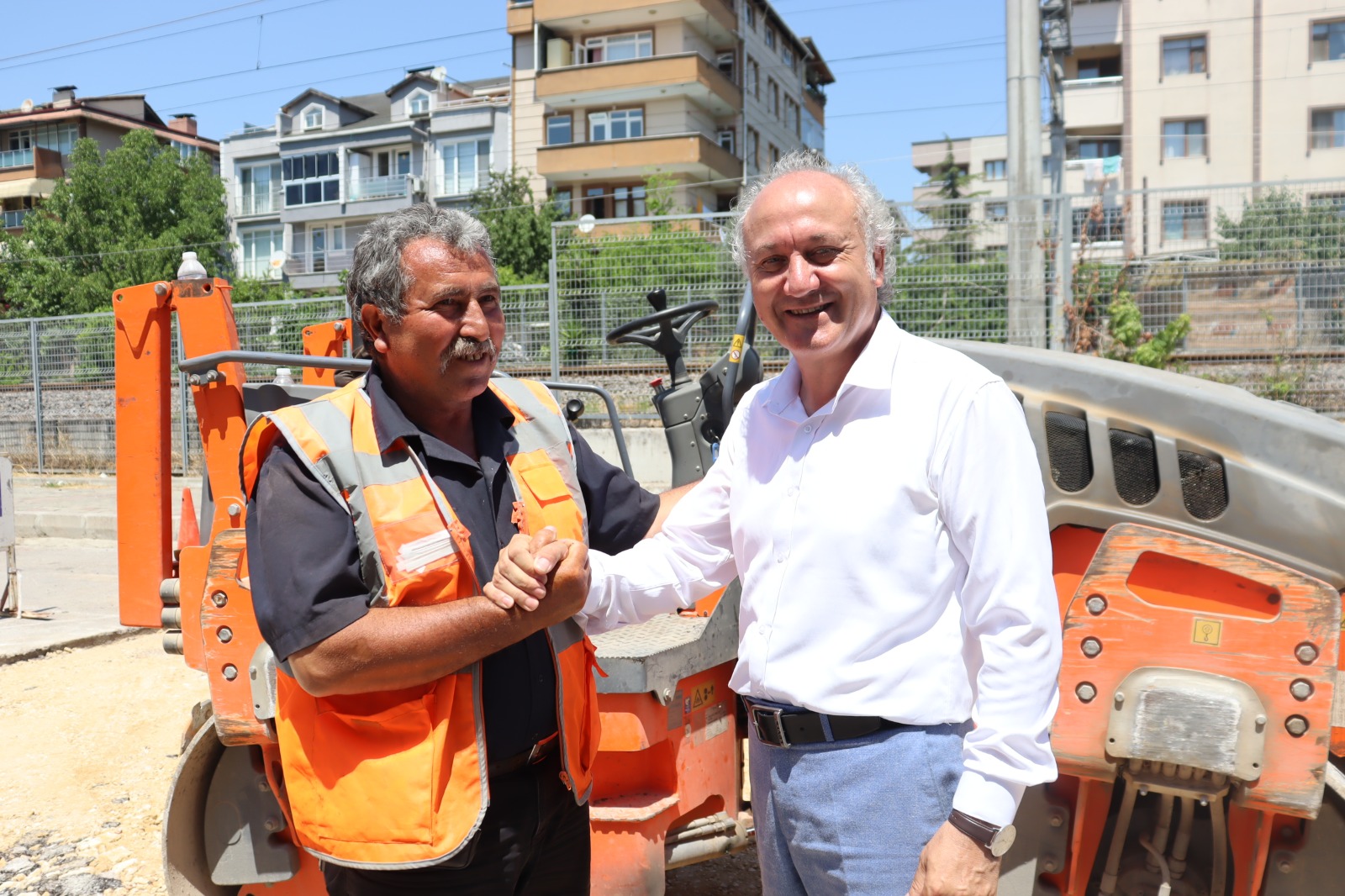 İzmit Belediyesinden Cumhuriyet Mahallesi’nde 30 yıllık soruna neşter (2)