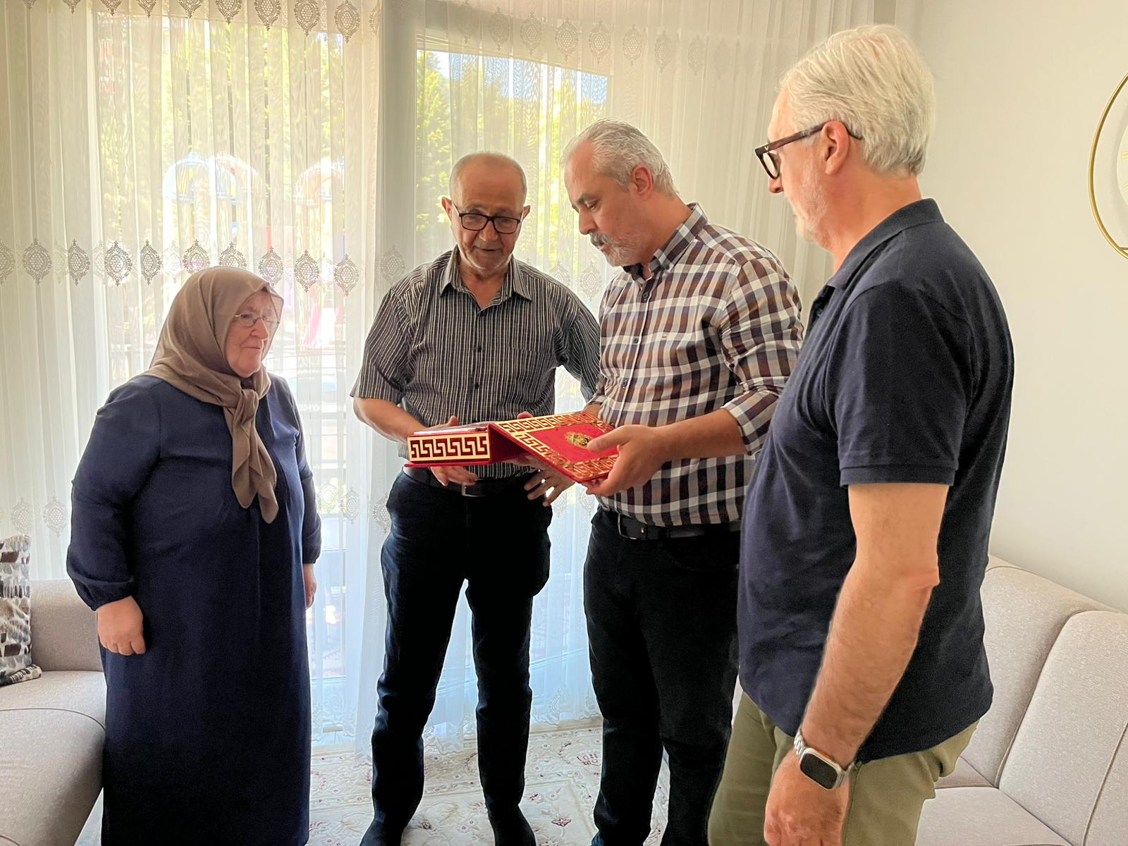 İzmit Belediyesinden Kıbrıs Gazilerine vefa ziyareti (4)