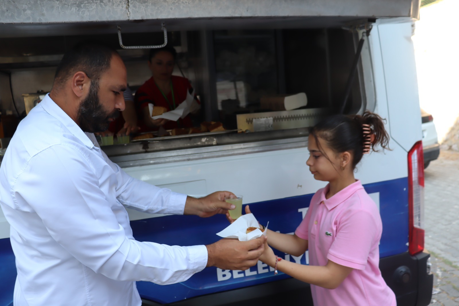 İzmit Belediyesinden Kur’an Kursu öğrencilerine ikram sürprizi (3)