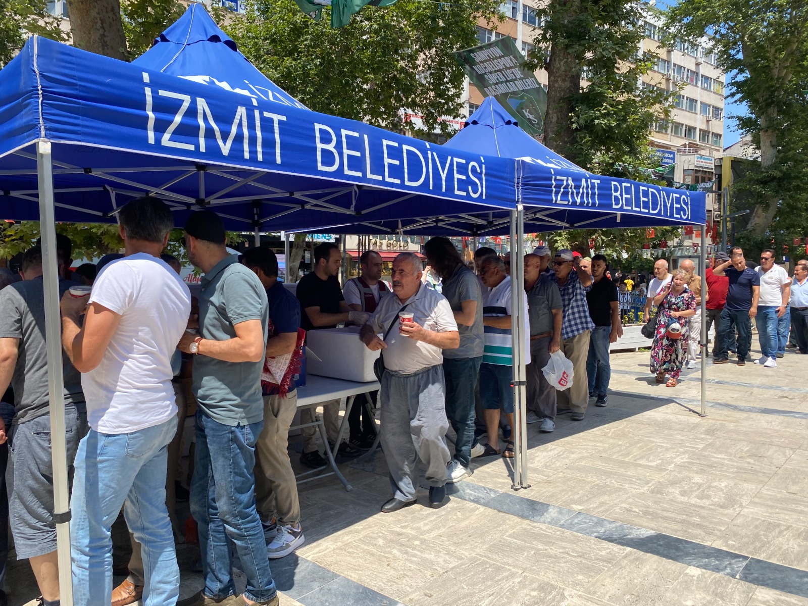 Izmit Belediyesi'nden gönülleri isitan asure ikrami (3)