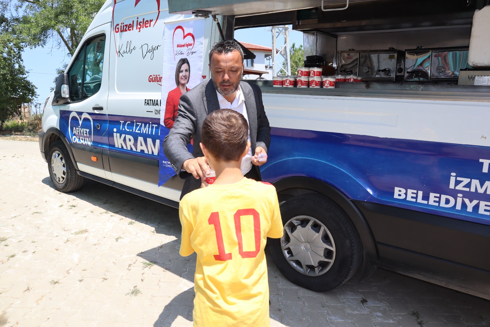 Izmit Belediyesi'nden gönülleri isitan asure ikrami (6)