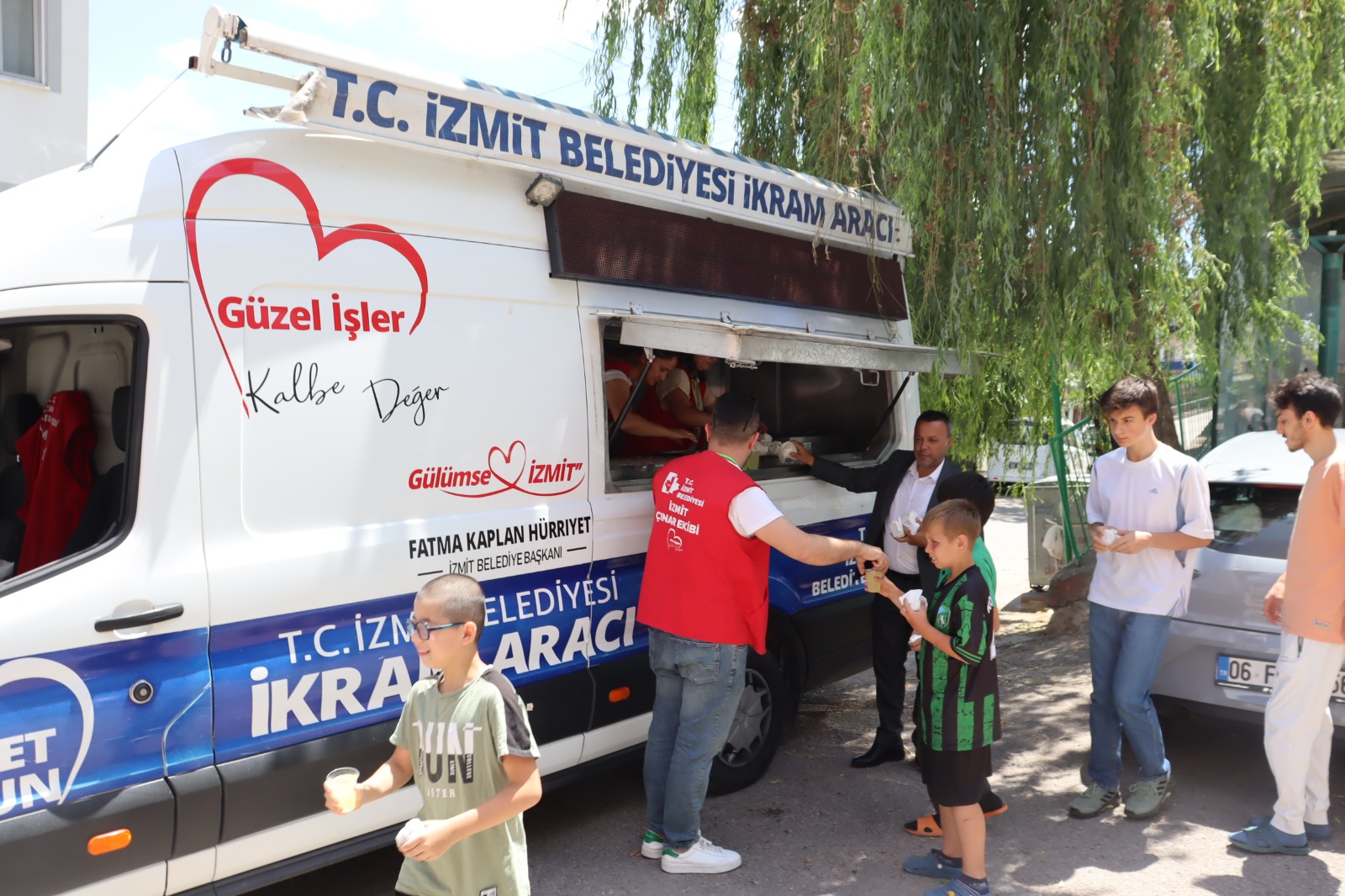 Izmit Belediyesinin Cuma Bulusmalari 28 Haziran Mahallesi'nde devam etti (1)