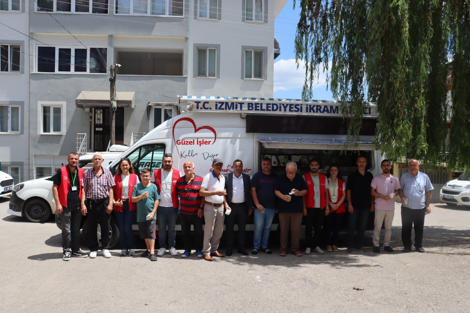 Izmit Belediyesinin Cuma Bulusmalari 28 Haziran Mahallesi'nde devam etti (3)