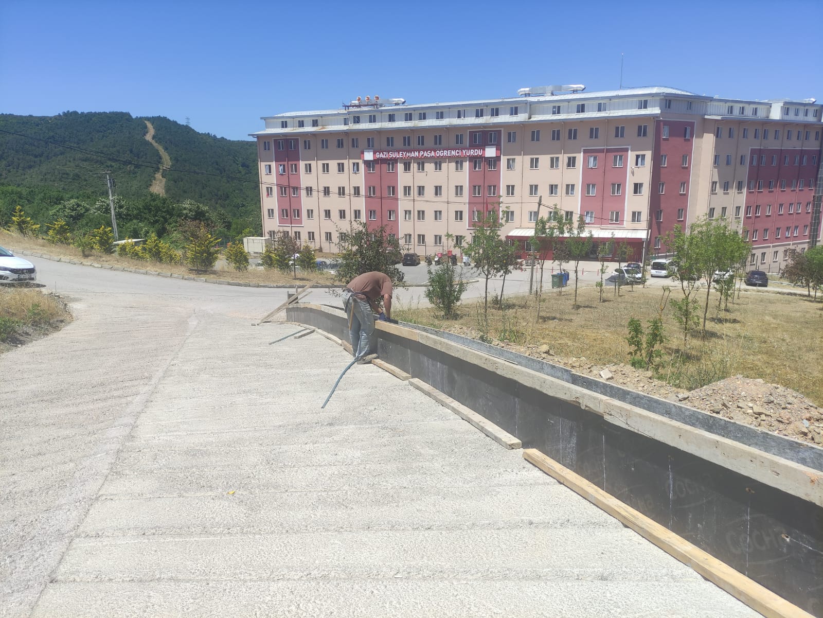 İzmit belediyesinden Kabaoğlu’nda parapet çalışması (2)