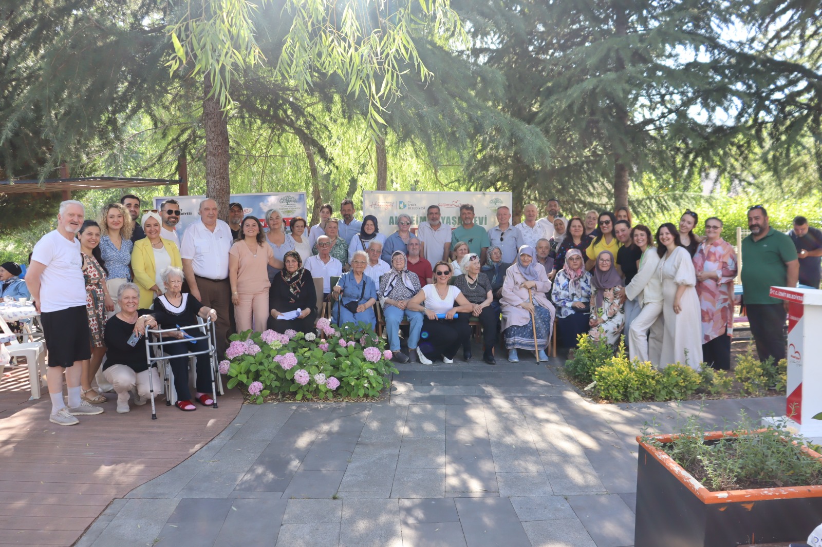 Izmit'in gözbebegi Alzheimer Yasam Evi 4 yasinda (6)