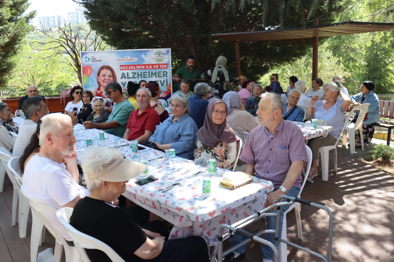 Izmit'in gözbebegi Alzheimer Yasam Evi 4 yasinda (8)