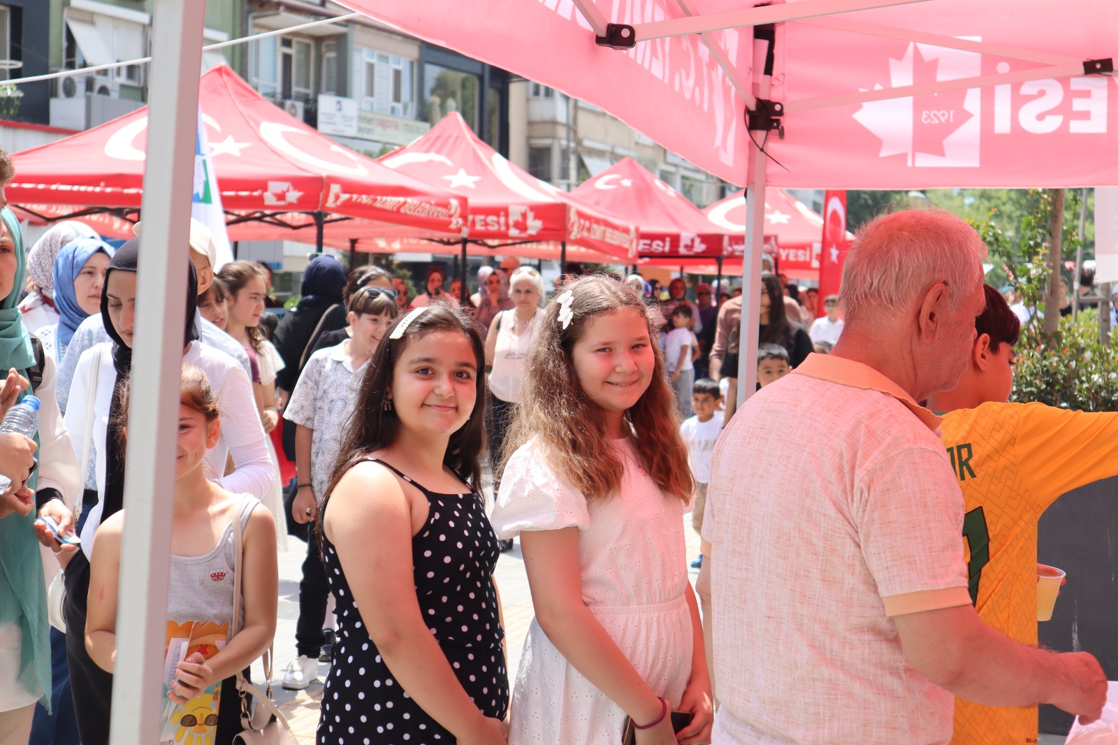 Karneni Getir, Biletini Götür etkinligine yogun ilgi Uzun kuyruklar olustu (4)