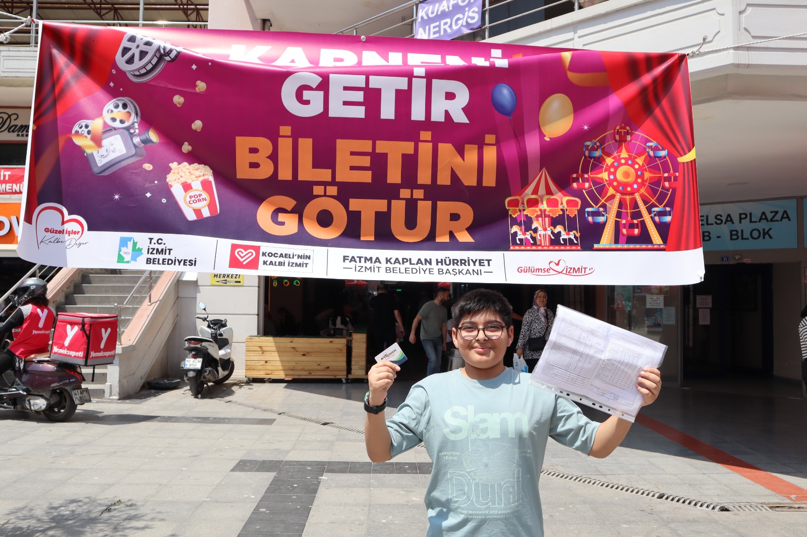 Karneni Getir, Biletini Götür etkinligine yogun ilgi Uzun kuyruklar olustu (9)