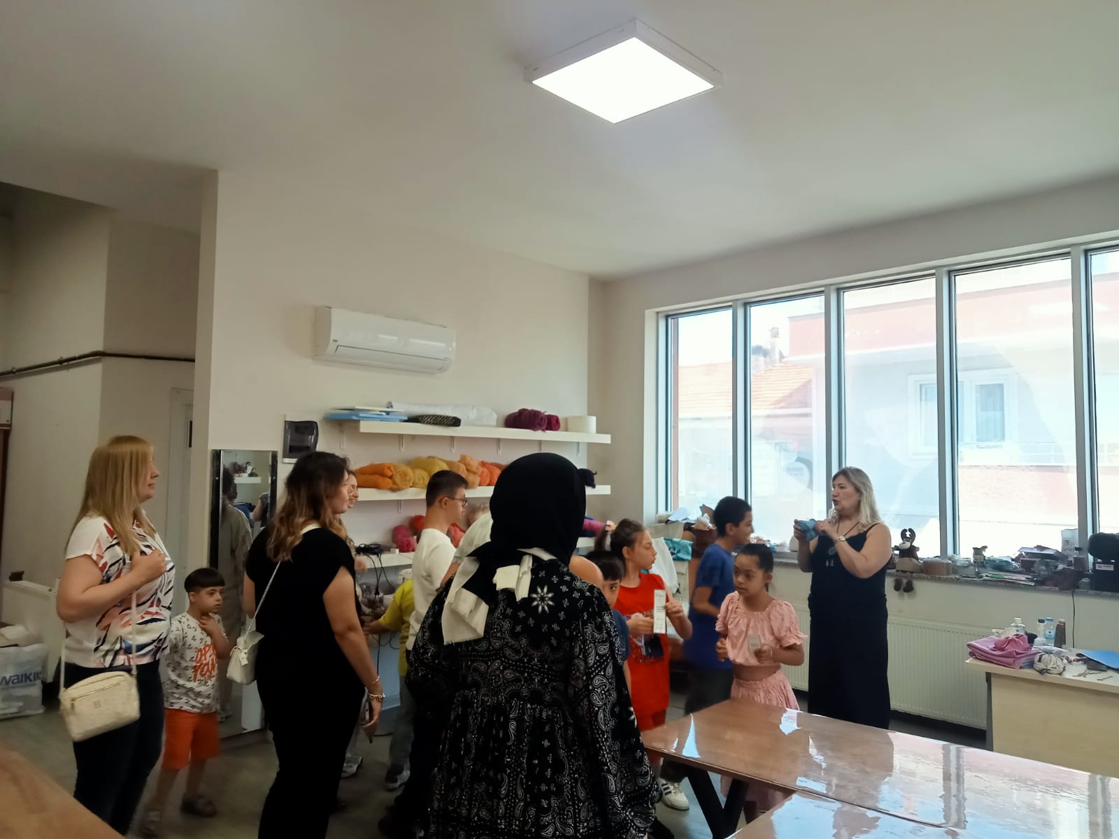 Özel çocuklar İZGİM’de kitaplarla ve el sanatlarıyla tanıştı (5)