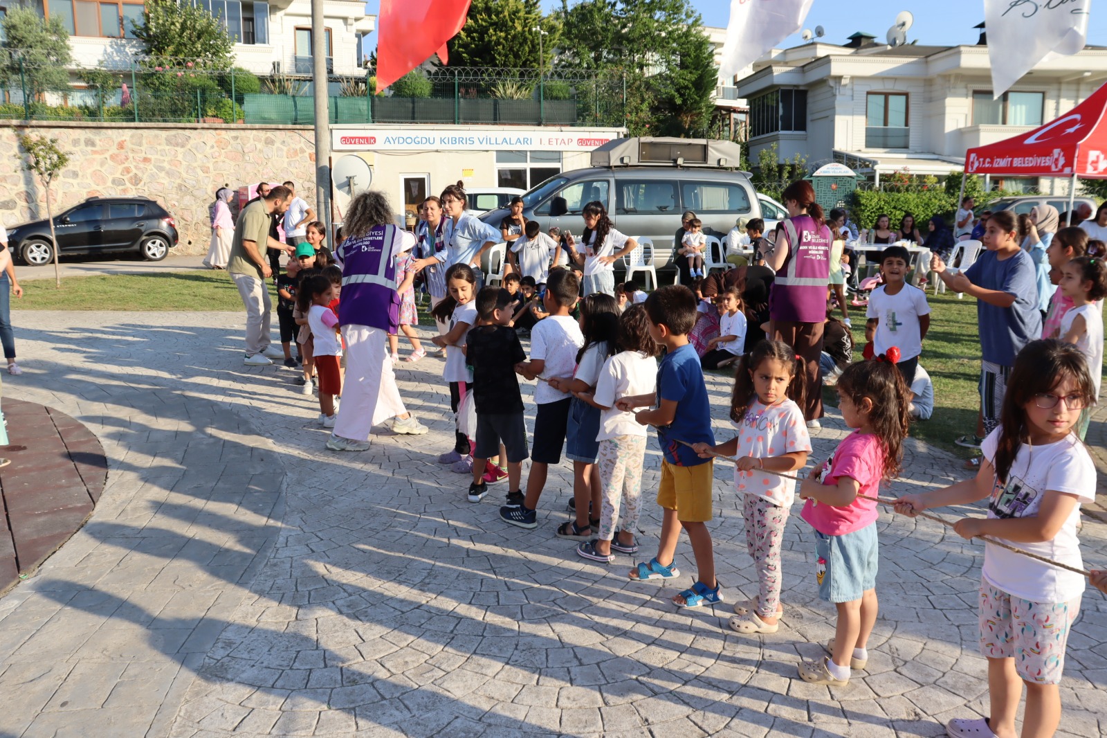 Tüysüzler'de çocuklar eglenceye doydu (1)