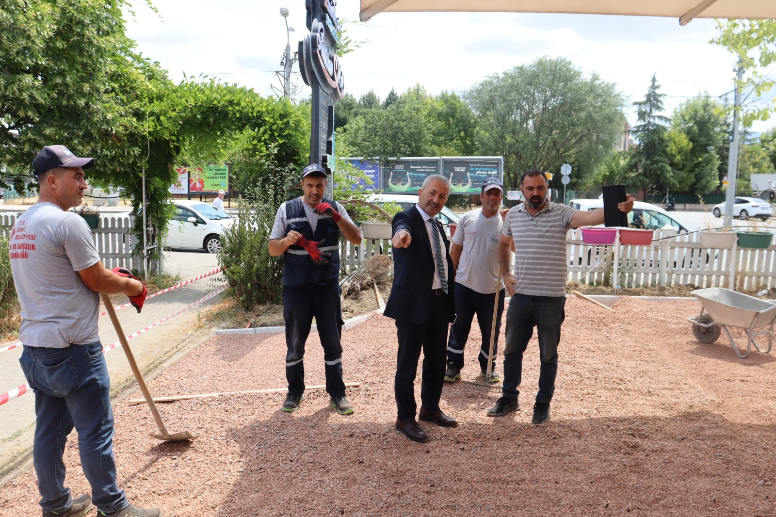 Yahya Kaptan Gülümse Kafe çevresi güzelleşiyor (6)