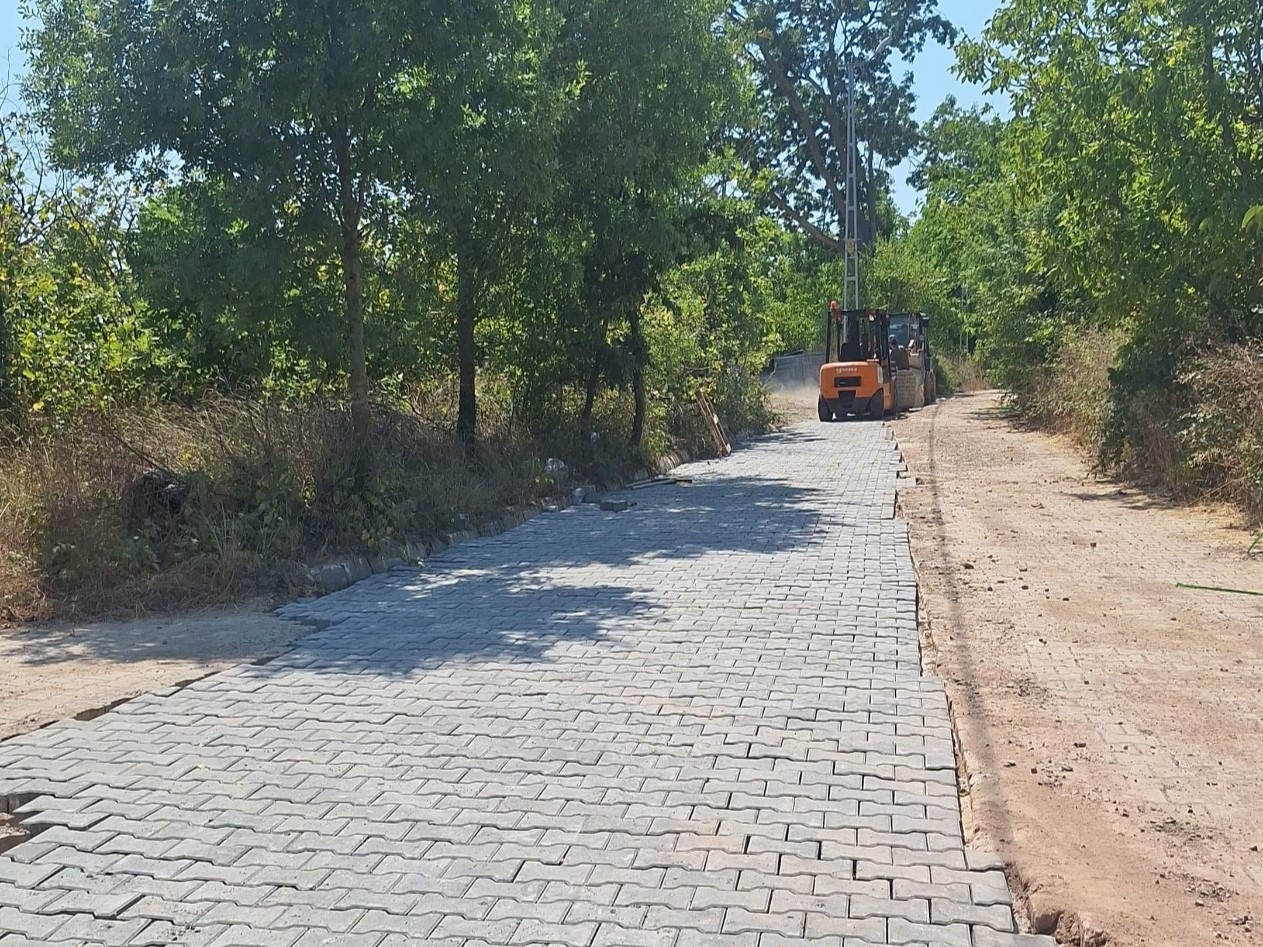 İzmit Belediyesi, 5 ayrı mahallede parke ve kaldırımları yeniledi (7)
