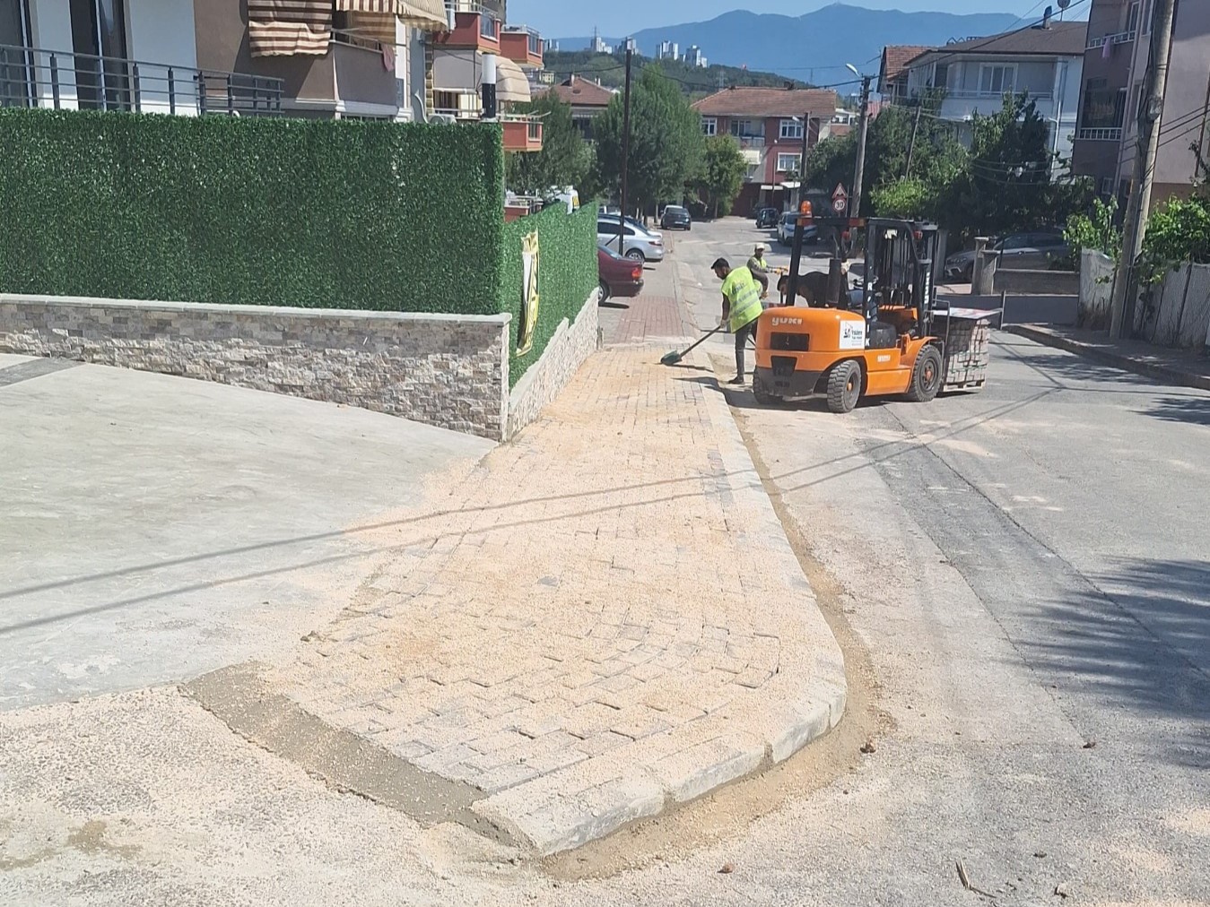 İzmit Belediyesi, 5 ayrı mahallede parke ve kaldırımları yeniledi (8)