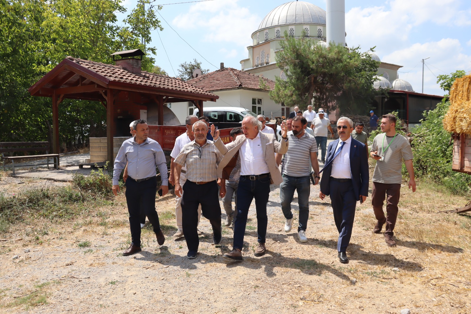 İzmit Belediyesi, Çavuşoğlu Mahallesinde talepleri yerinde dinledi (4)