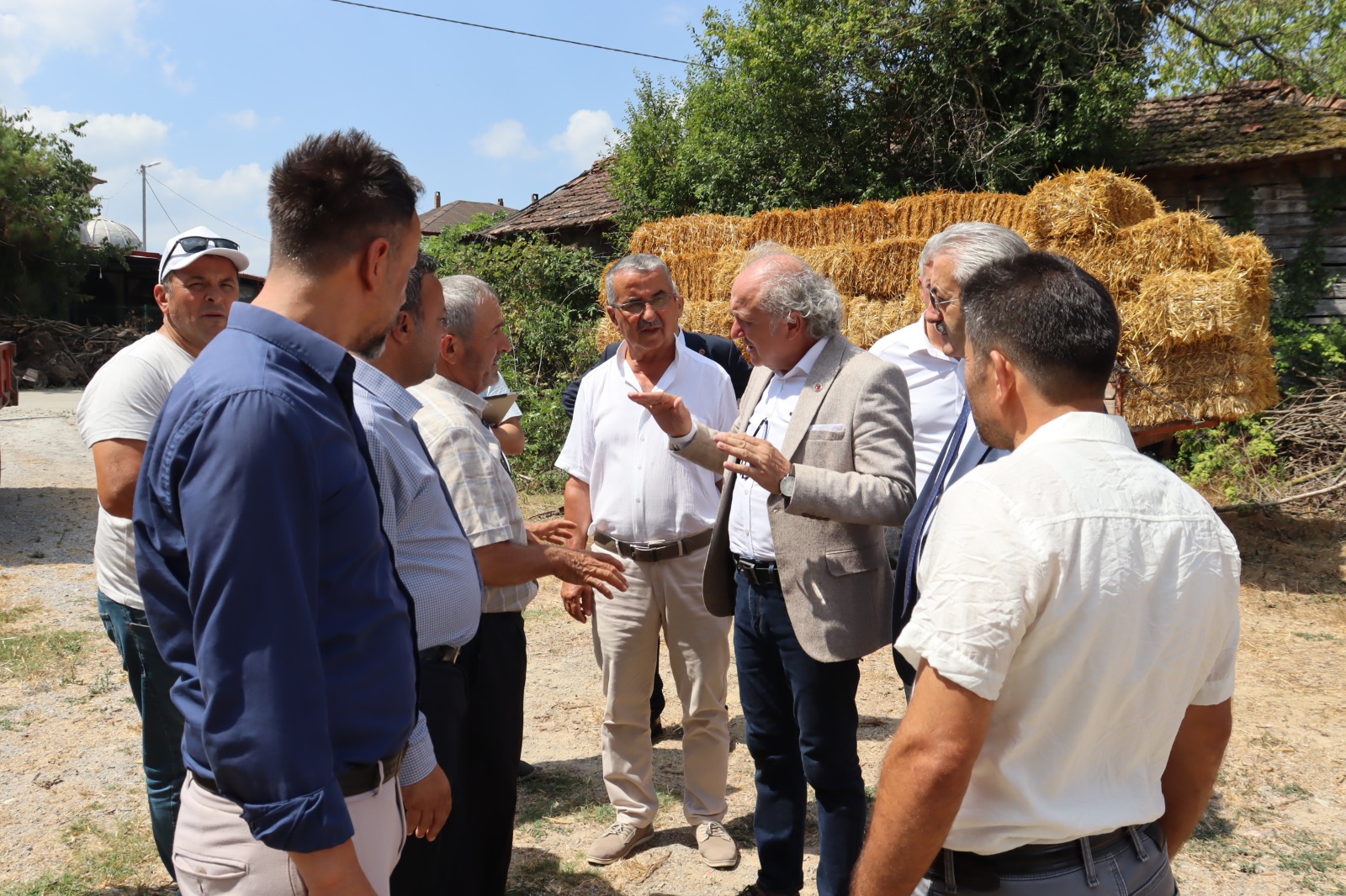 İzmit Belediyesi, Çavuşoğlu Mahallesinde talepleri yerinde dinledi (5)