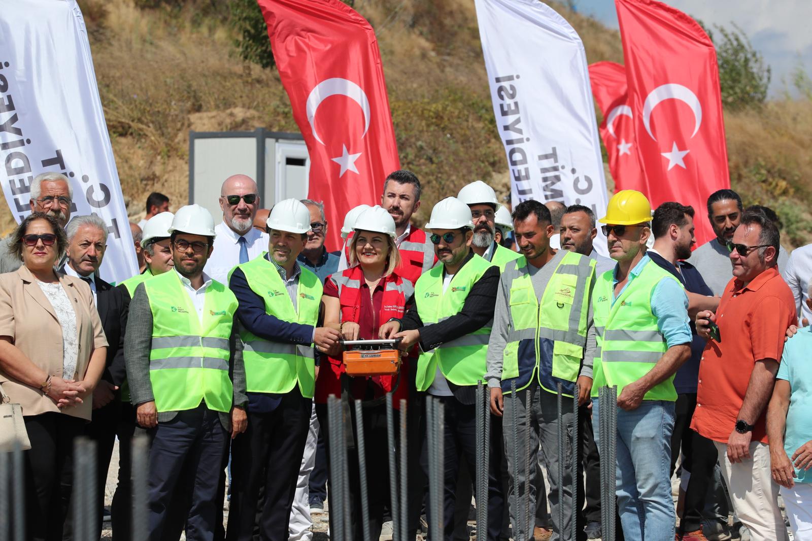 İzmit Belediyesi pati dostları için yaşam alanının temelini attı (1)