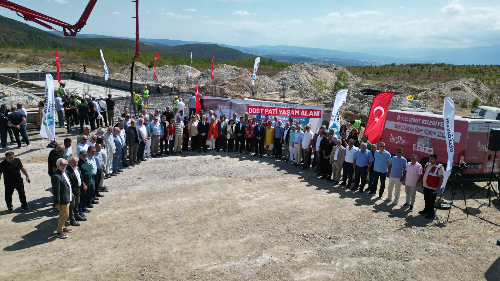 İzmit Belediyesi pati dostları için yaşam alanının temelini attı (9)