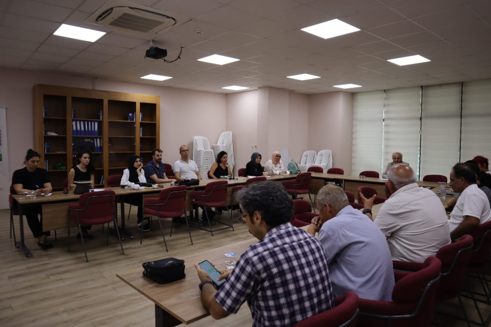 İzmit Belediyesi şair ve yazar derneklerini Edebiyat Sokağında dinledi (1)