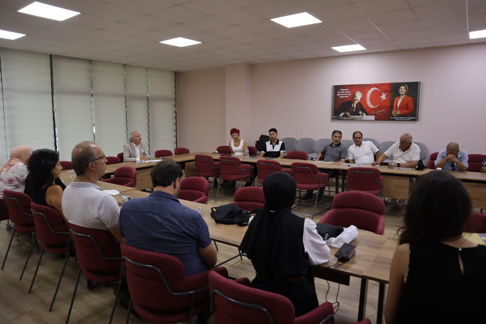 İzmit Belediyesi şair ve yazar derneklerini Edebiyat Sokağında dinledi (2)