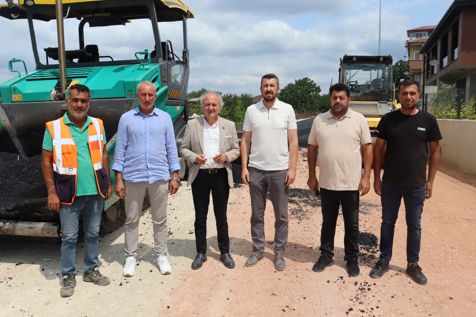 İzmit Belediyesinden Kabaoğlu’nda yoğun asfalt çalışması (2)