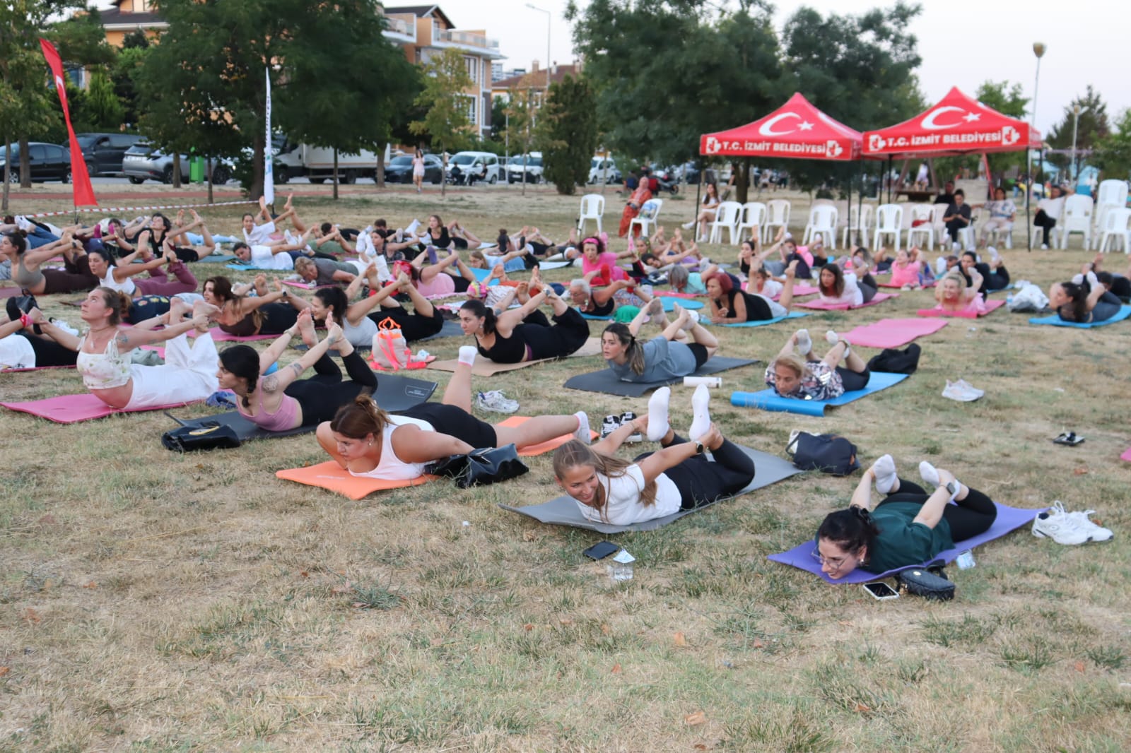 İzmitliler yoga etkinliğinde buluştu (2)