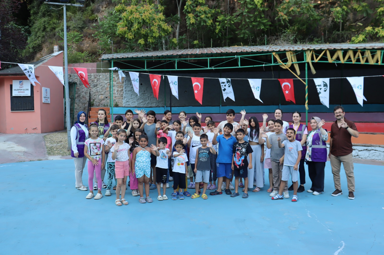 Mahallelerde geleneksel çocuk şenliği binlerce çocuğu buluşturdu (6)