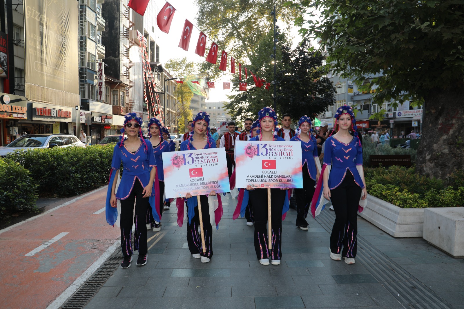 13. Uluslararası İzmit Pişmaniye Müzik ve Dans Festivali kortejle başladı (11)